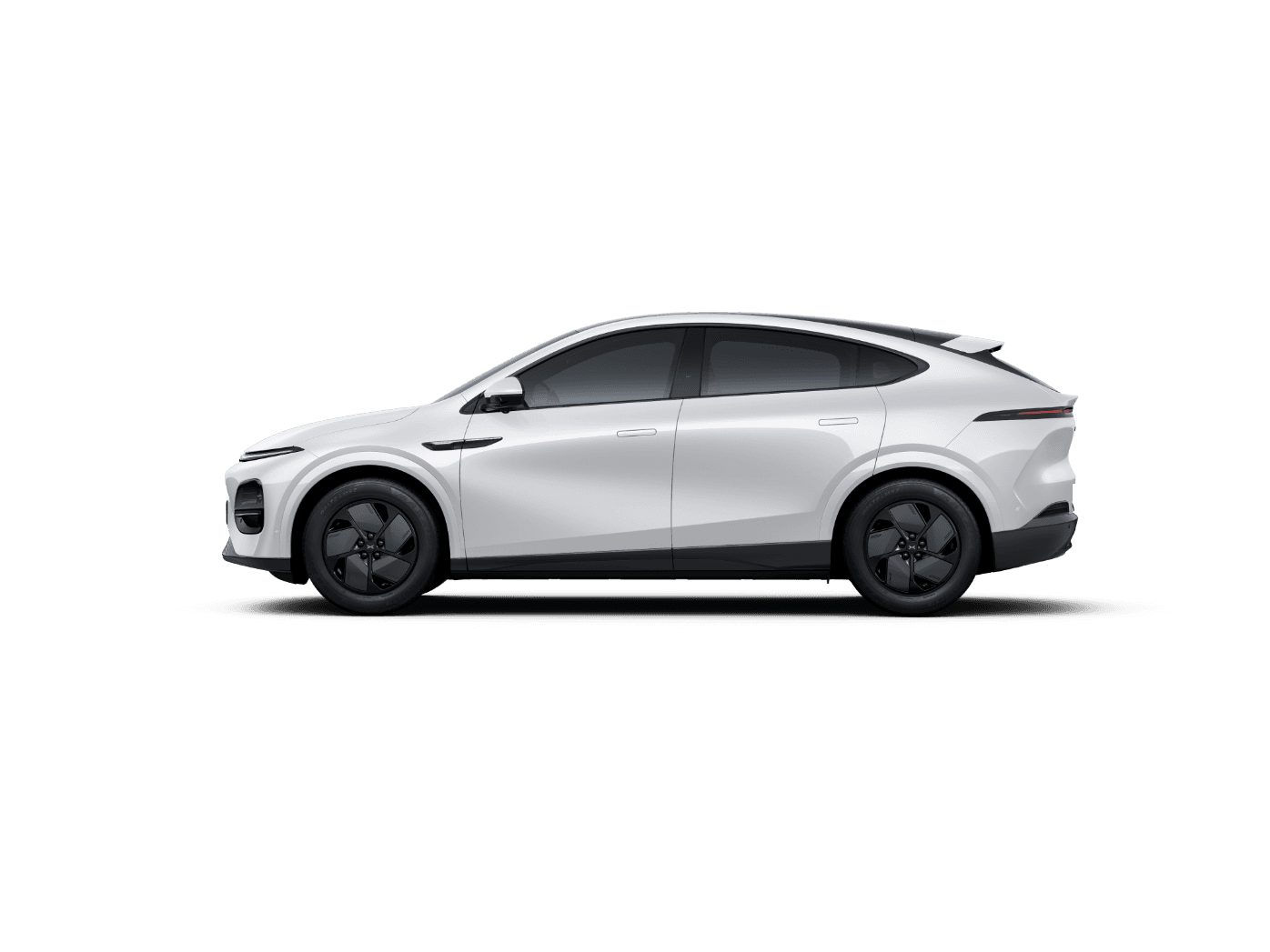 Single white XPENG G6 in side view on a transparent background